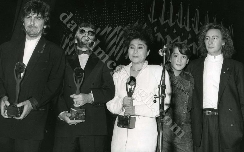 George Harrison, Ringo Starr, Yoko Ono, Sean, and Julian Lennon 1988 NYC.jpg